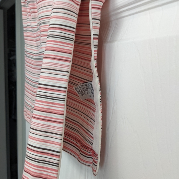 Sleeveless Striped Top - Picture 3 of 5